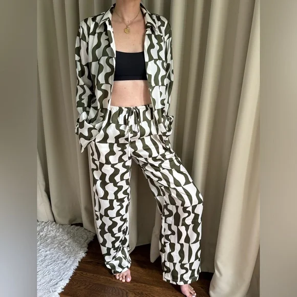 Rails- button down an draw string pants - Picture 6 of 8